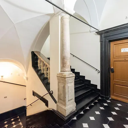 Porta Soprana - Happy Генуя